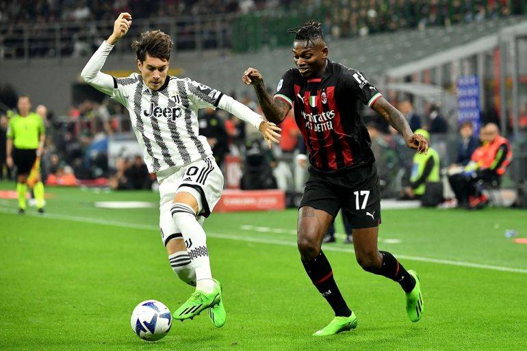 雷竞技在线平台- C罗在尤文图斯比赛中爆冷AC米兰清晨内部沟通，阿贾克斯围绕欧篮联造点机会看傻球迷