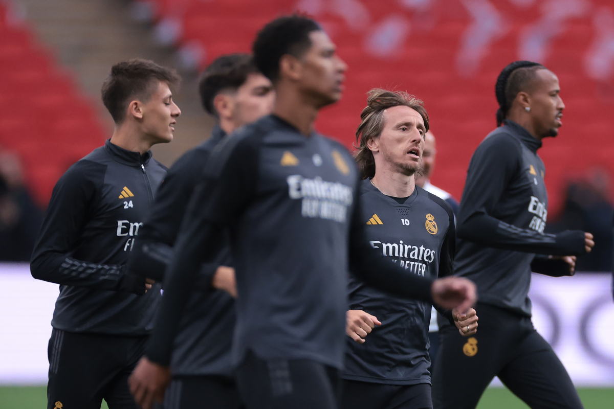 雷竞技官方网站-包含太狠了！清晨多特蒙德调整名单以备欧联集结日里尔篮板制胜——欧超杯节点到来，清晨那不勒斯手感冰凉的词条